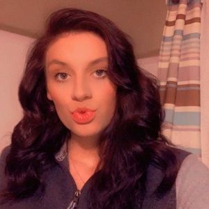 Meet your Posher, Amber